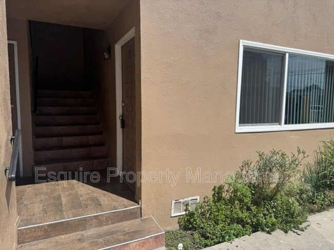 Building Photo - 620 Cuesta Del Mar Dr Unit 3