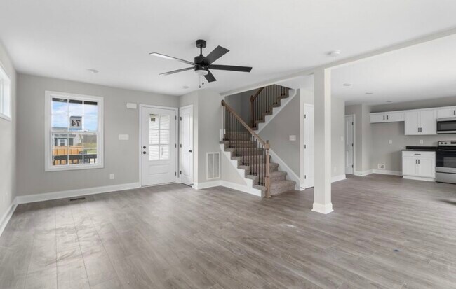 Photo - 422 Mattingly Dr