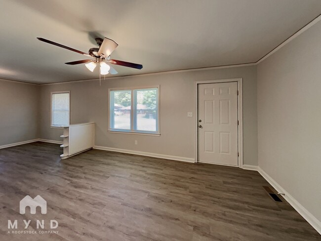 Photo - 837 Northview Dr