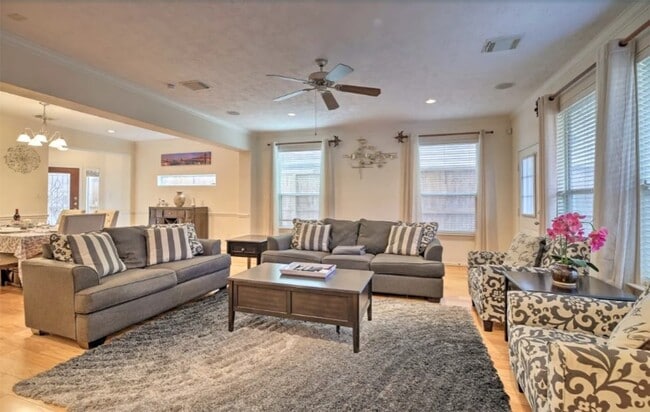 Photo - 1006 Rochow St Unit A