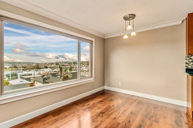 Photo - 1 Bedroom 1 Bathroom Eastlake Condo W/ Stunning Views Unit 304