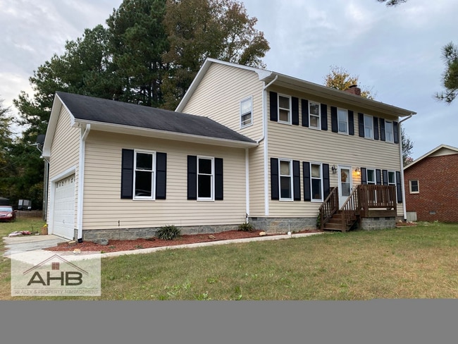 Building Photo - 3 Bedroom 2.5 Bath 2 car garage Fully upda...