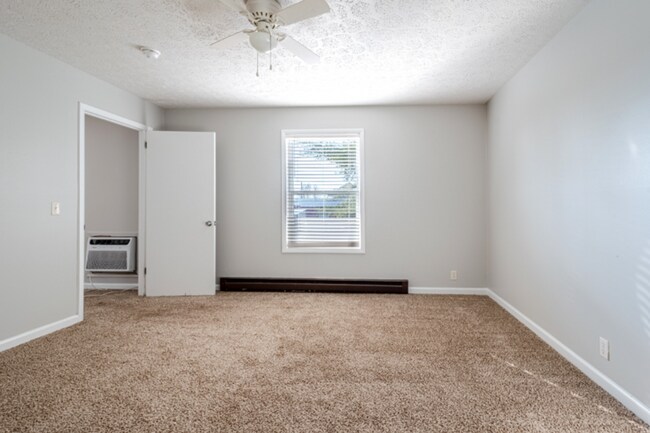 Photo - 1059 Woods Ferry Rd Unidad 16