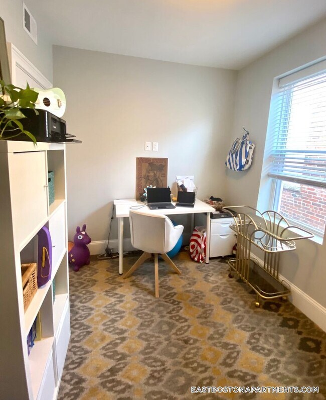 Photo - 147 Cottage St Unit 3