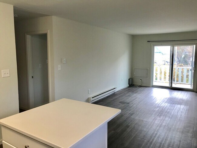 Photo - 319 7th Ave Apartamentos