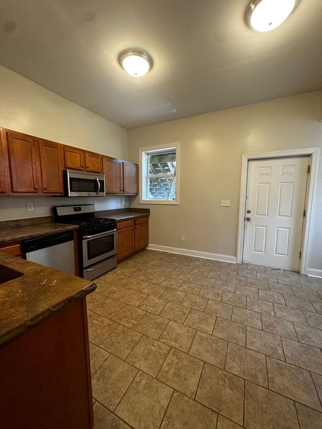 Building Photo - 7218 Meade St Unit #1