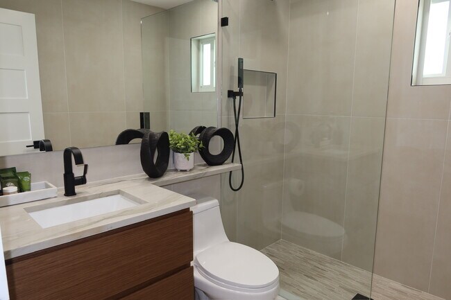 Photo - 104 Primrose Ln