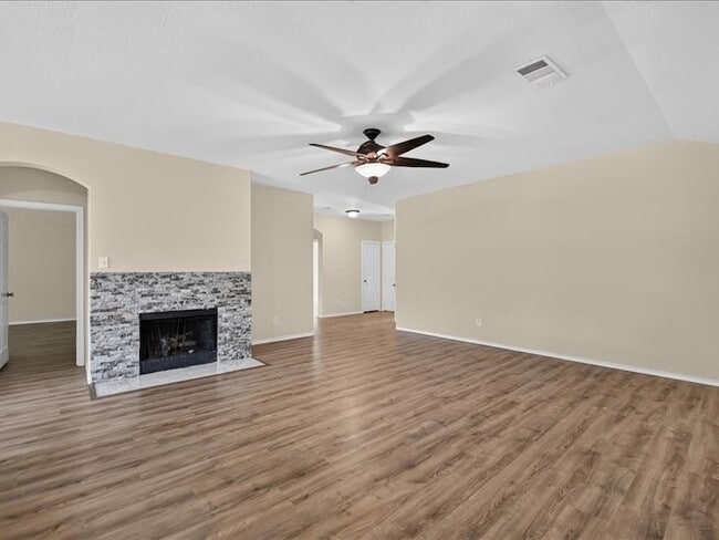 2313 Belmont Park Dr