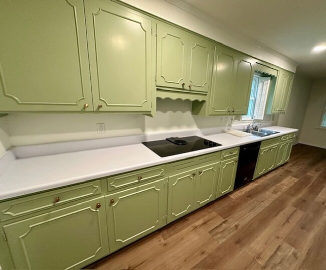 Photo - Renovated 5BR Home Minutes from Downtown Columbia | Two Full Kitchens + Fenced Yard ~ Available M...