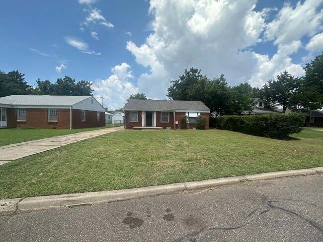 Photo - 2 Bed, 1 Bath, 1 Car Garage