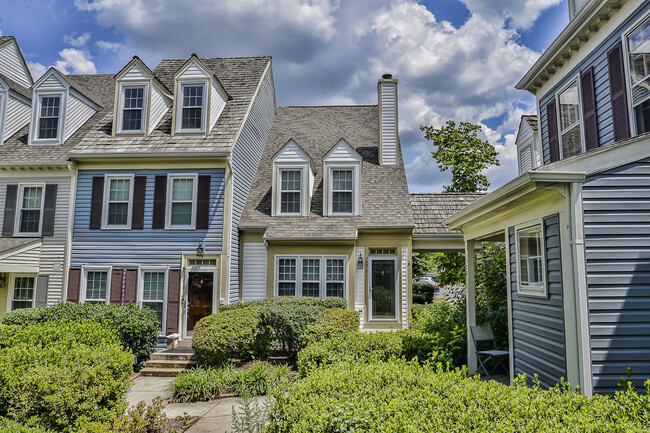 Building Photo - 12817 Mill Brook Ct