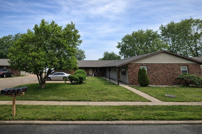 Building Photo - 227 Mohawk Dr