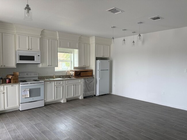 Photo - 311 Rosalinda Dr