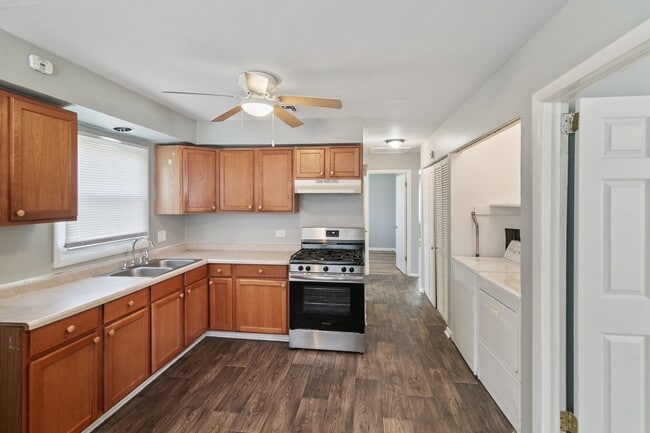Photo - 444 W Hickory St