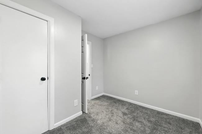 Photo - 118 Parkdale Ave