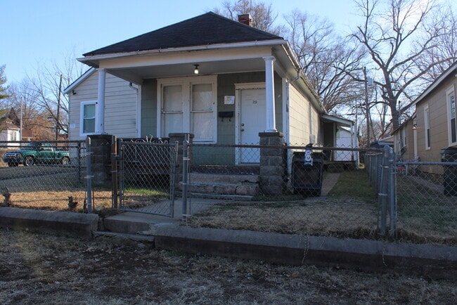 Building Photo - 713 Pottawatomie St