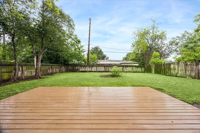 Photo - 5850 Southminster Dr