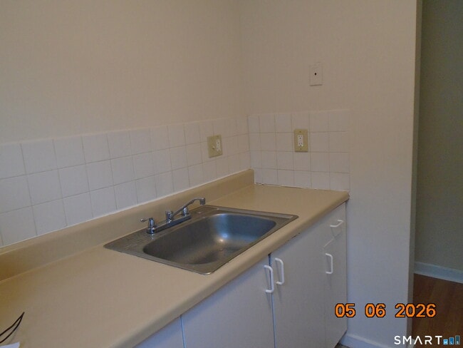 327 Augur St Unit 3