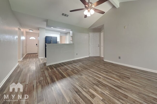 Photo - 939 N Pleasant Woods Dr