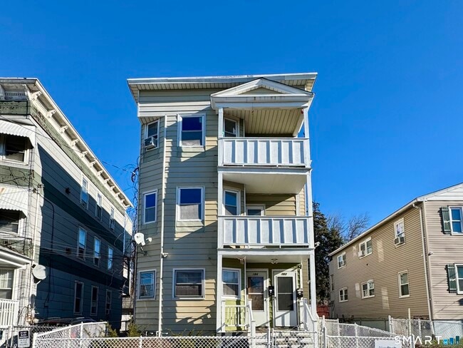 Building Photo - 182 Sheridan St Unit 2