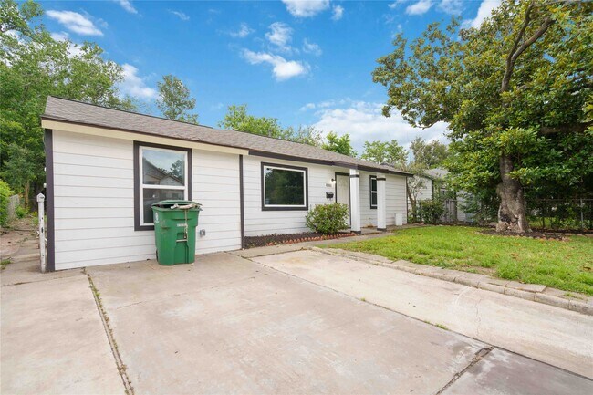 Photo - 9409 Fairland Dr