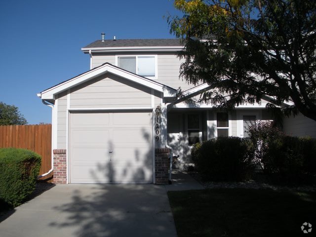 Building Photo - Lafayette Townhome