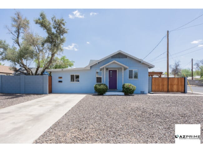 Photo - Charming Phoenix 2/1 House in the Renowned Coronado Historic District!