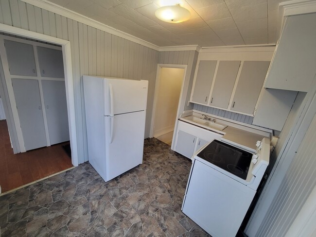 Photo - 2232 2nd St SW