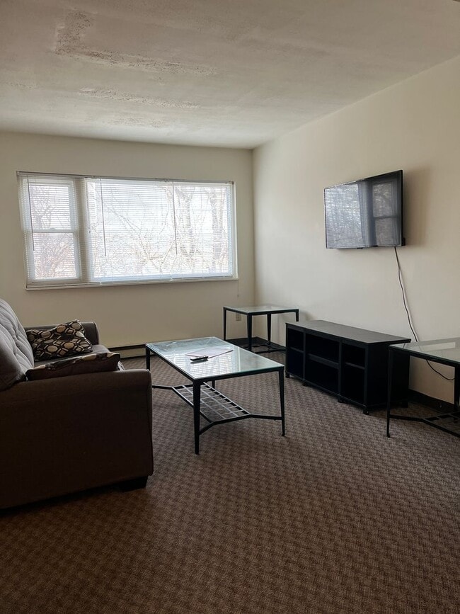 Photo - Ravenwood Apartments