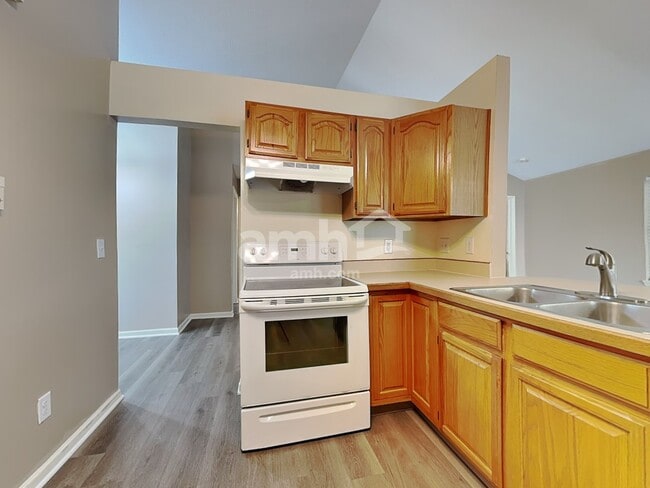 Photo - 132 Warner Dr