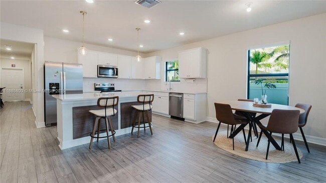 Photo - 3001 Hibiscus Ave