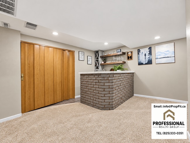 16943 109 St NW