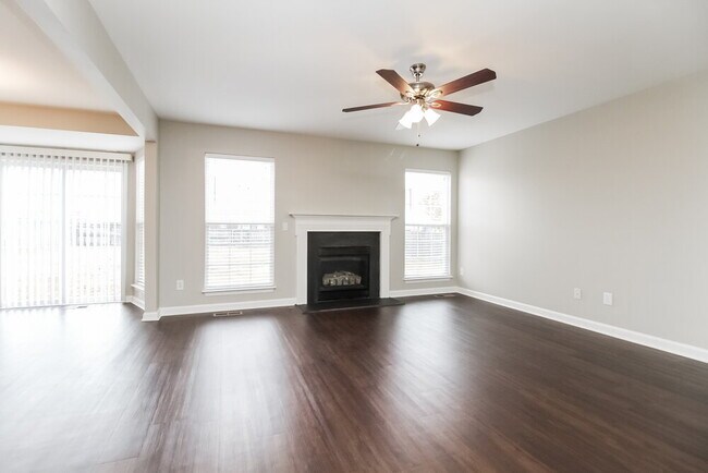 Photo - 214 Briarcotes Cir