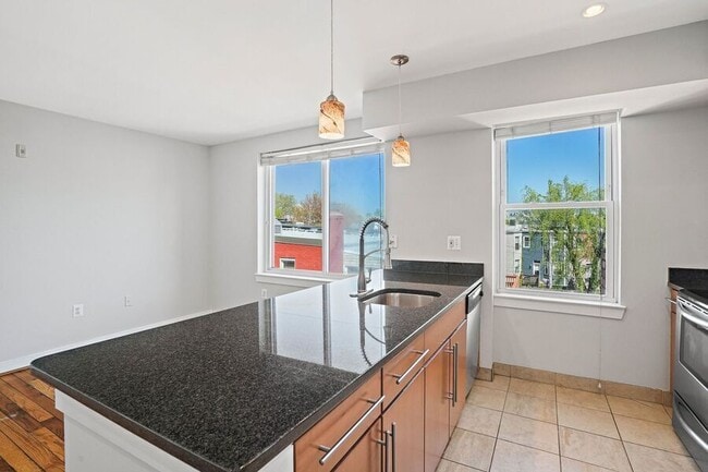 Photo - 420 16th St SE