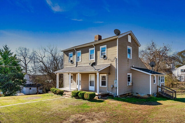 Photo - 104 Drugstore St