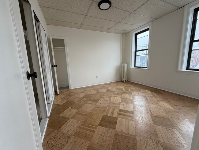 Photo - 997 Summit Ave