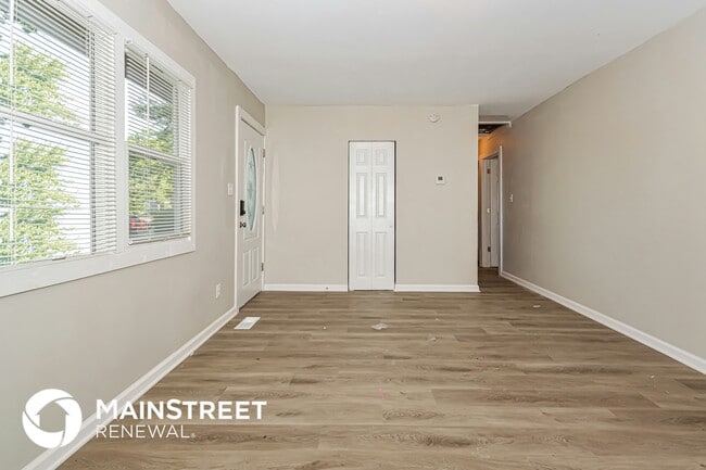 Photo - 2813 Falcon Dr