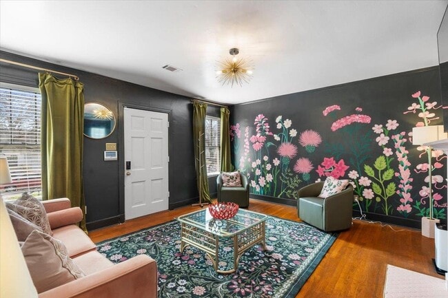 Photo - 1790 Lyndale Ave