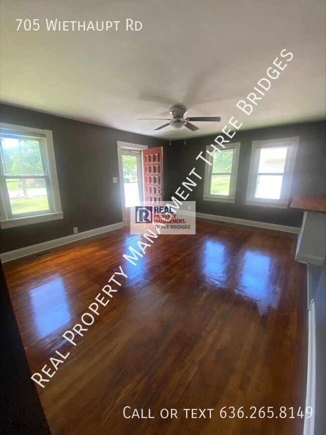 Photo - 705 Wiethaupt Rd