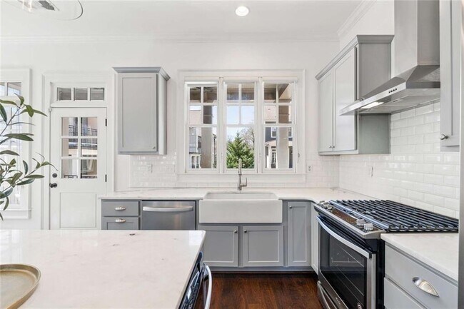 124 Parkside W Ct