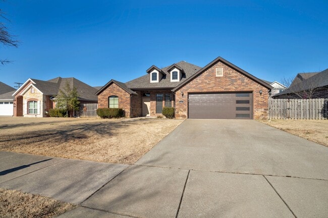 Photo - Stunning 4 Bed 2 Bath Home close to Elm Springs Walmart!