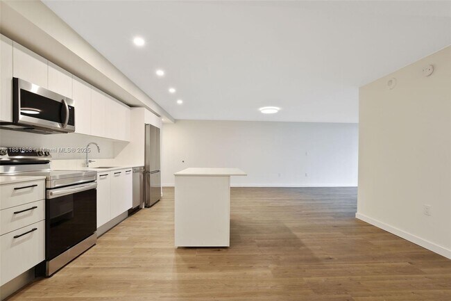 Photo - 1500 Bay Rd Condo Unit N-1423