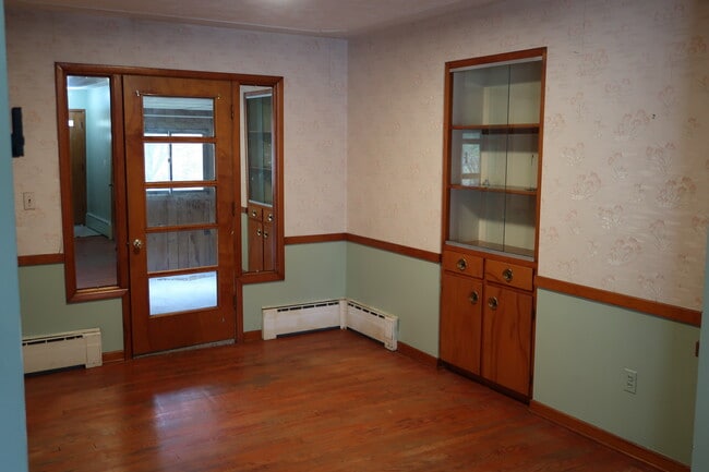 Photo - 3044 Kalamazoo Ave SE