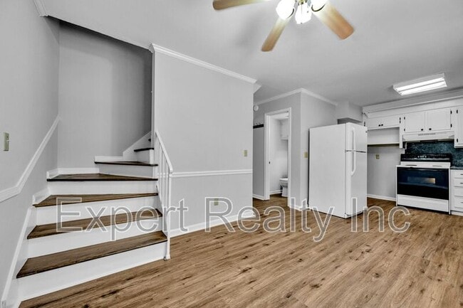 Photo - 822 Linbard Ln