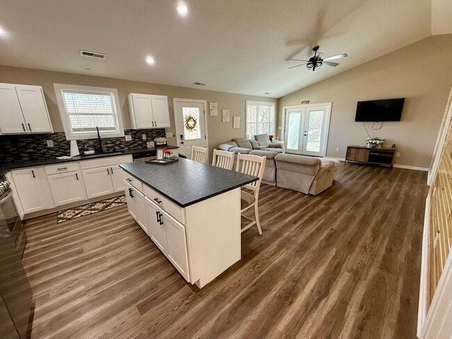 Photo - 813 Eaton Hollow Rd SW