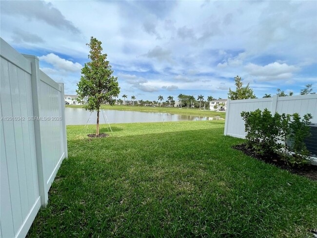 Building Photo - 6909 Harbours Edge Ave