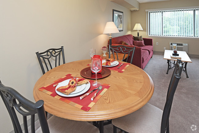 2 BR, 2 BA - Plantation Towers Apartments