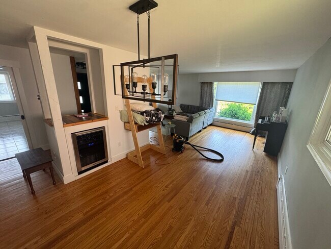 Photo - FOR RENT: 3 Bed 1 Bath Unit 1