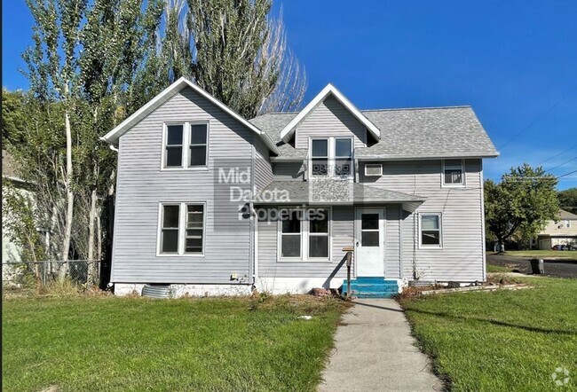 Building Photo - 1000 W 3rd- 5 bedroom, 2 bathroom, Attache... Rental