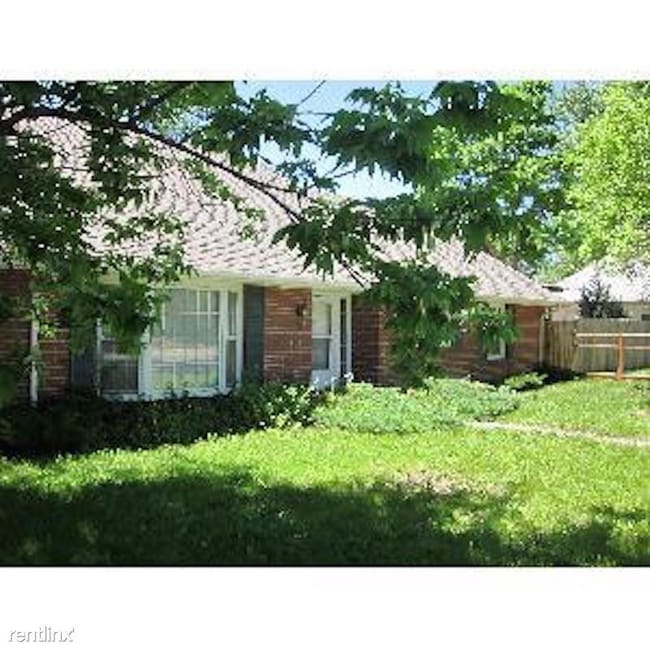 Building Photo - 215 E Prospect Rd